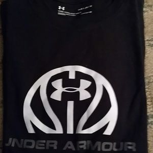 Under Armour short sleeves